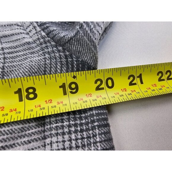 RSQ Size Small Mens Gray Checl Long Sleeve Cotton Blend Two Pocket Flannel Shirt - Picture 2 of 9